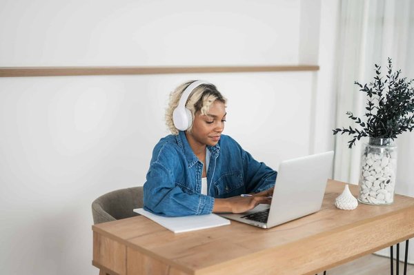 Quali strategie possono utilizzare le aziende per contrastare il fenomeno del 'burnout' lavorativo?